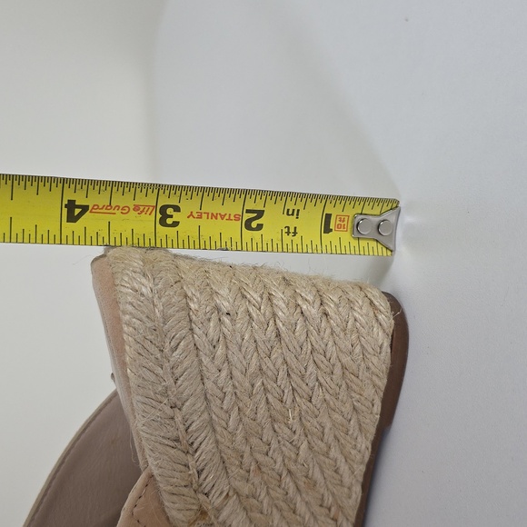 Stuart Weitzman Suede Tan Wedge Sandals. Size 7 1/2 - Picture 14 of 15